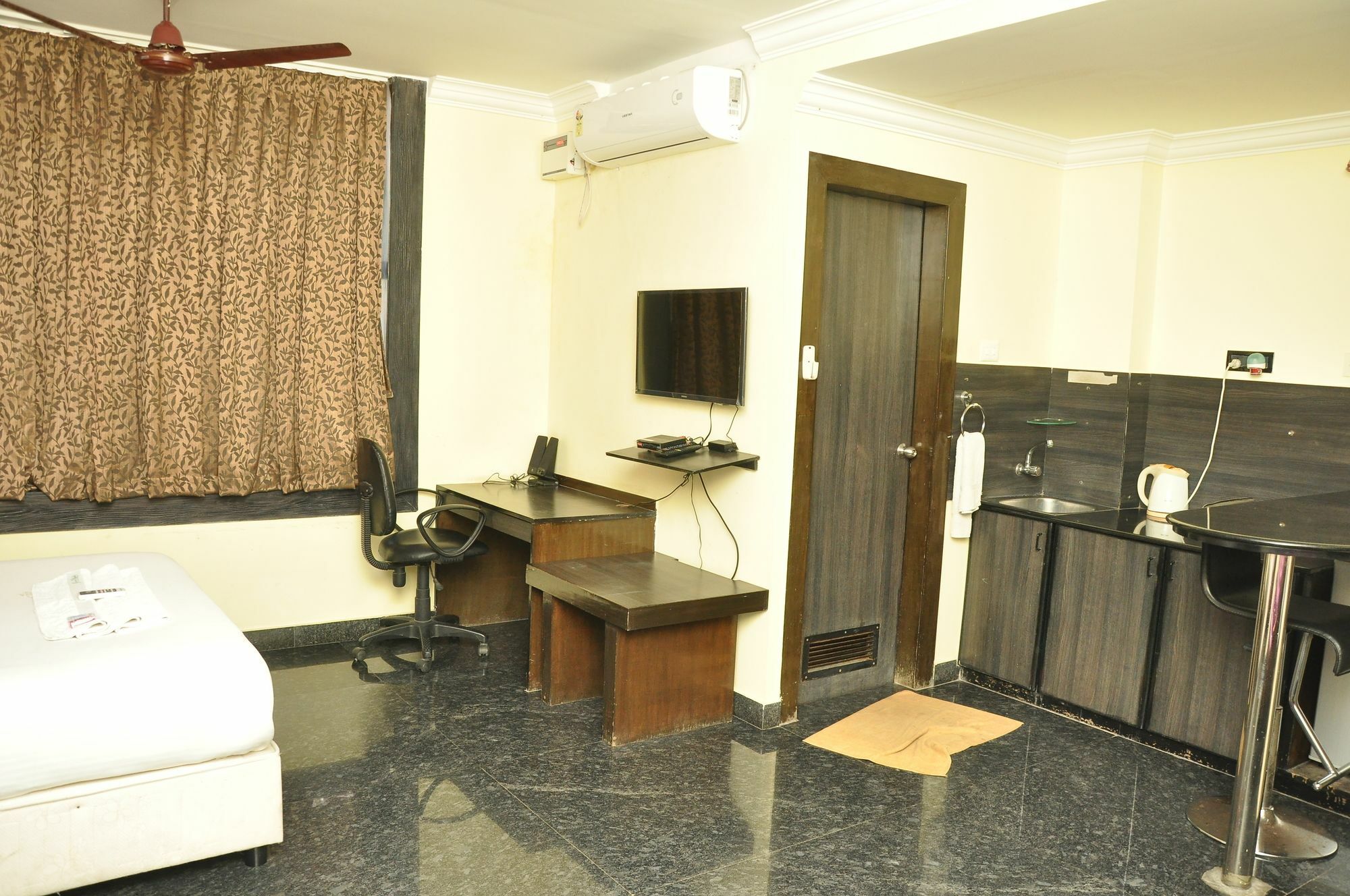 Hotel Apple Chennai